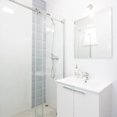 Stylish, Bright & Historic -bica I Apartment