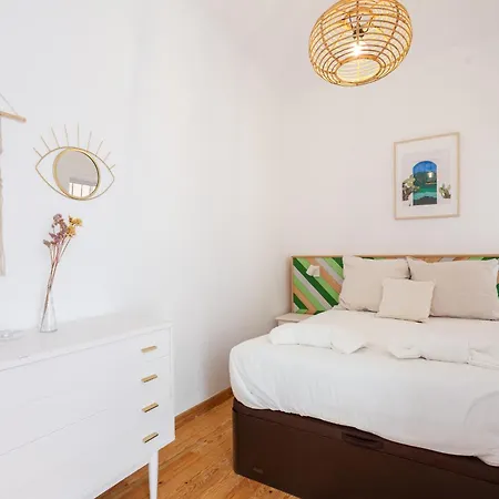 Stylish, Bright & Historic -bica I Апартаменты *