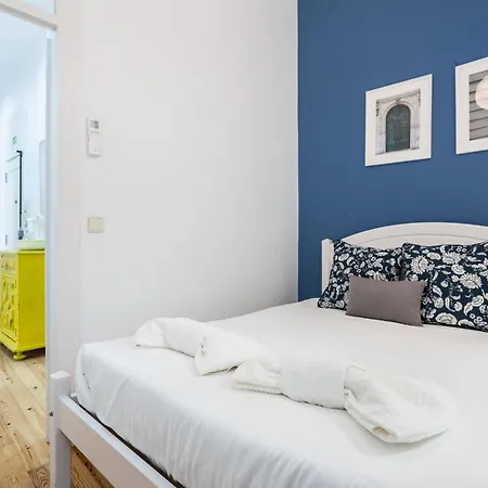 Stylish, Bright & Historic -bica I Апартаменты *