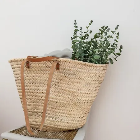 Stylish, Bright & Historic -bica I Lisboa