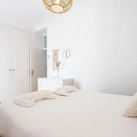 Stylish, Bright & Historic -bica I * Lisboa