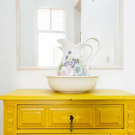 דירה Stylish, Bright & Historic -bica I *